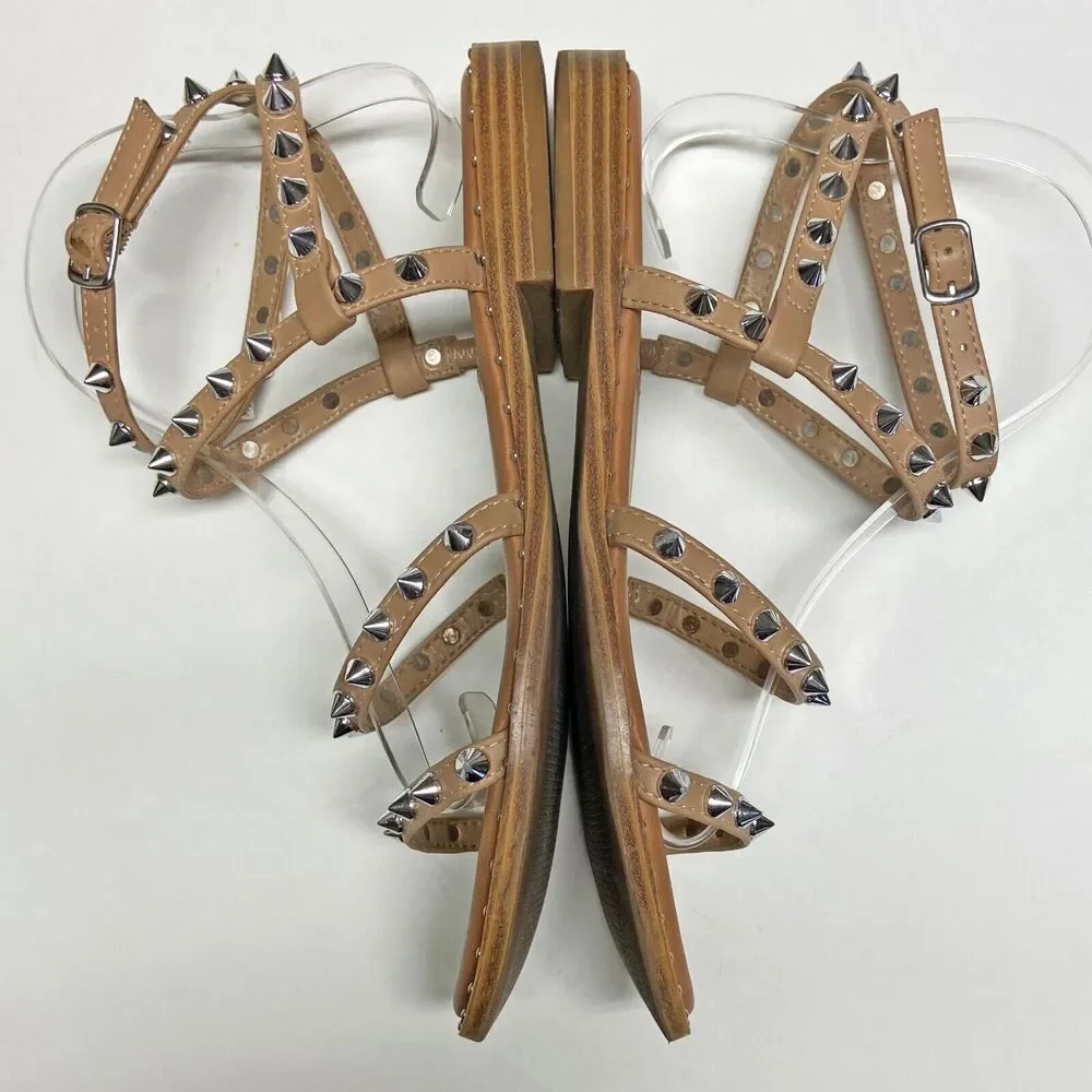 Steve Madden Beige Travel Flat Sandal Size 7.5 Pointed Round Silver Studs Buckle